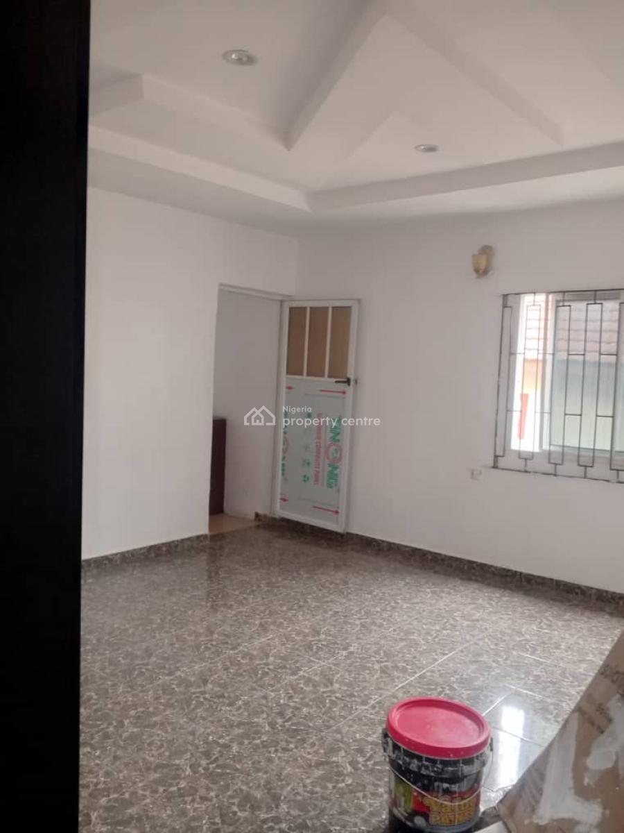 2 Bedroom Flat, 3 Toilets and Bath, Kitchen Cabinets, Adekunle, Yaba, Lagos, Mini Flat (room and Parlour) for Rent