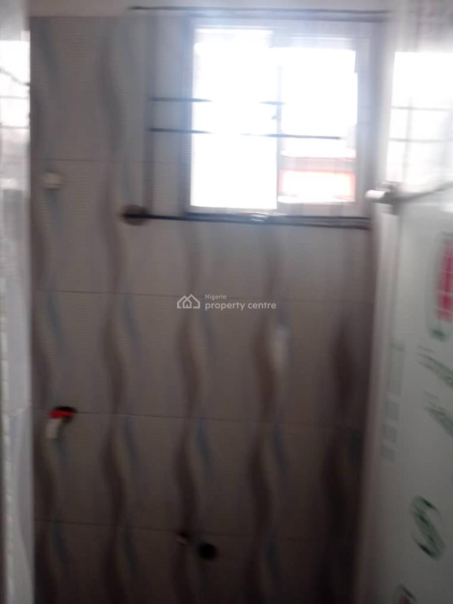 2 Bedroom Flat, 3 Toilets and Bath, Kitchen Cabinets, Adekunle, Yaba, Lagos, Mini Flat (room and Parlour) for Rent
