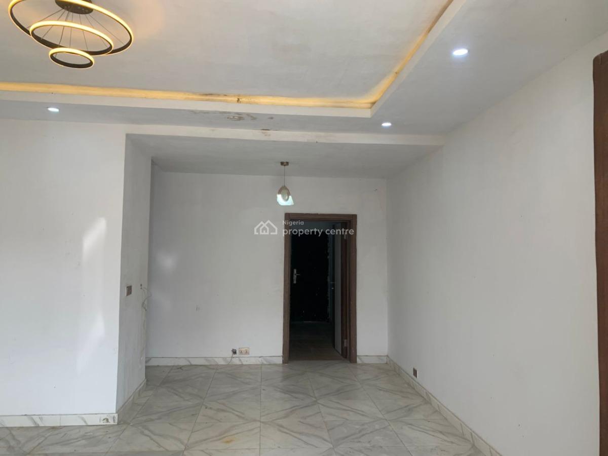 Serviced 3 Bedroom Apartment in a Secure Mini Estate, By Pinnock Estate, Lekki, Lagos, Flat / Apartment for Rent