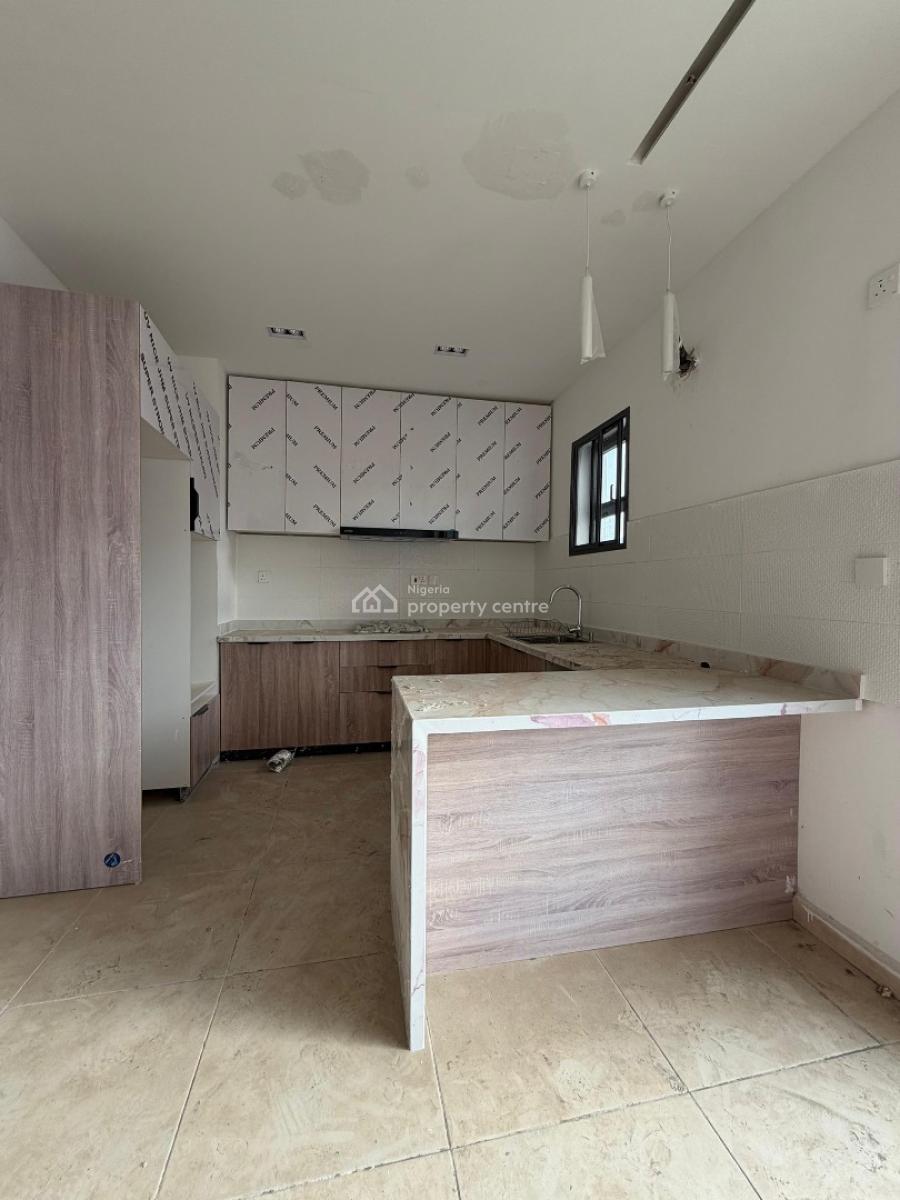 Contemporary 2 Bedroom Apartment, Ologolo, Lekki, Lagos, Flat / Apartment for Sale