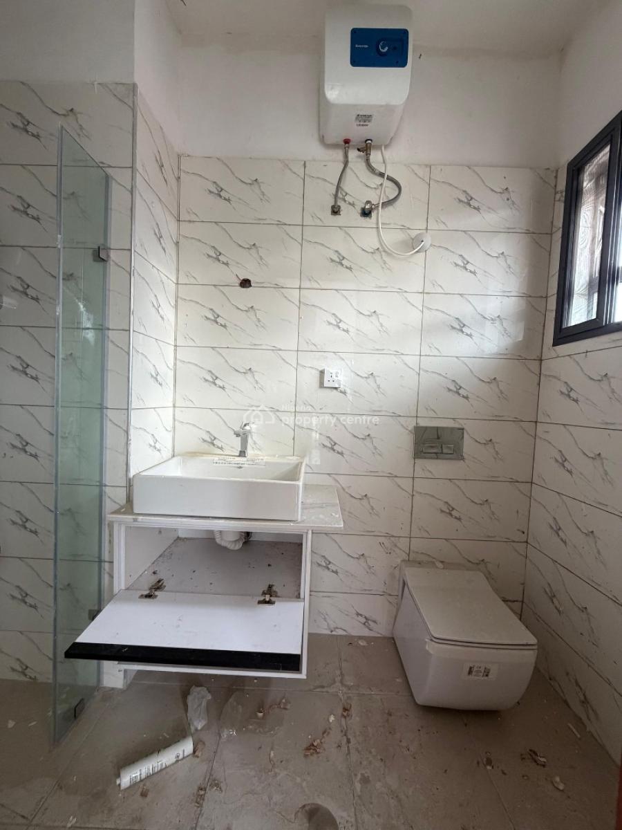 Contemporary 2 Bedroom Apartment, Ologolo, Lekki, Lagos, Flat / Apartment for Sale