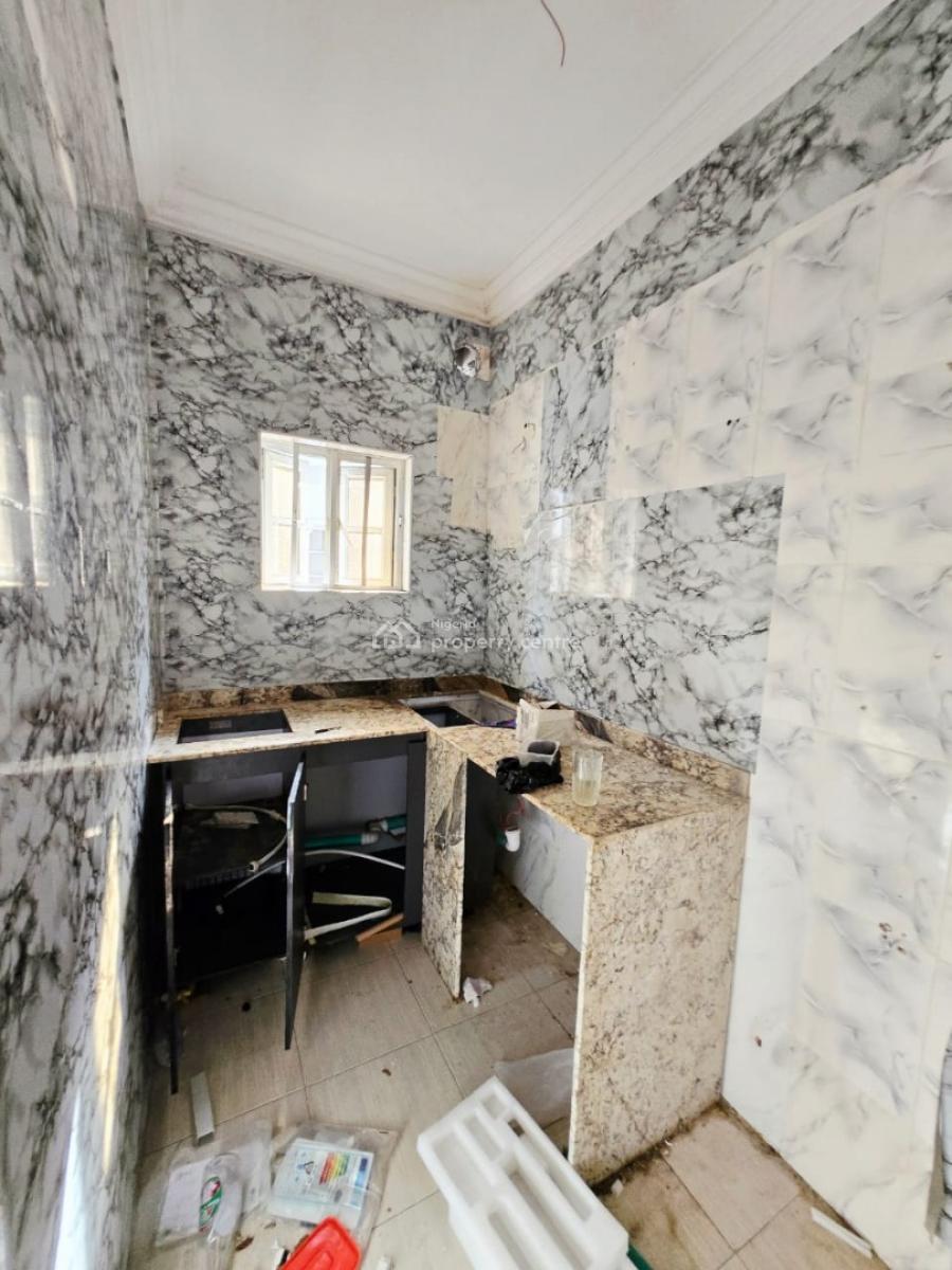 Commercial Room and Parlor Upstairs, Lekki Phase 1, Lekki, Lagos, Mini Flat (room and Parlour) for Rent
