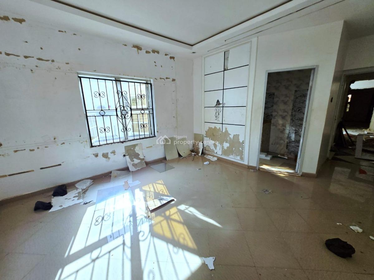 Commercial Room and Parlor Upstairs, Lekki Phase 1, Lekki, Lagos, Mini Flat (room and Parlour) for Rent