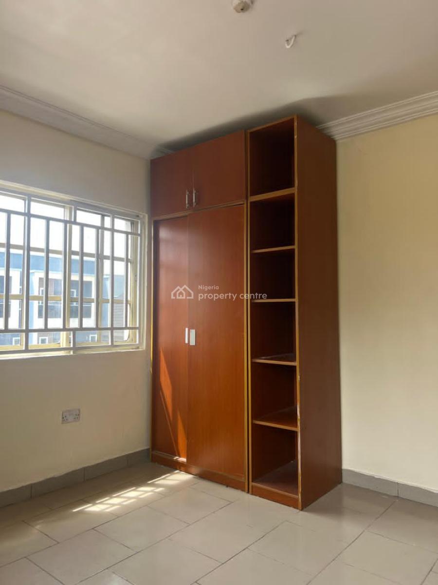 Newly Renovated 3 Bedroom Apartment, Adeniyi Jones, Adeniyi Jones, Ikeja, Lagos, Flat / Apartment for Rent