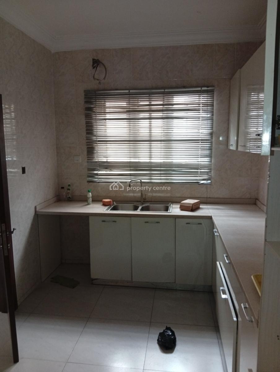 Spacious & Standard 5 Bedroom Duplex, Magodo Phase 2, Gra Phase 2, Magodo, Lagos, Semi-detached Duplex for Rent