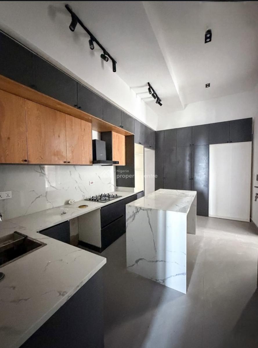 Waterfront 2 Bedroom Penthouse with Bq, Lekki Phase 1, Lekki, Lagos, Block of Flats for Sale