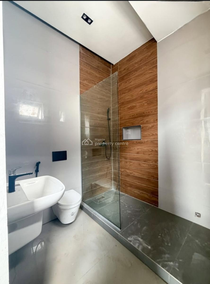 Waterfront 2 Bedroom Penthouse with Bq, Lekki Phase 1, Lekki, Lagos, Block of Flats for Sale