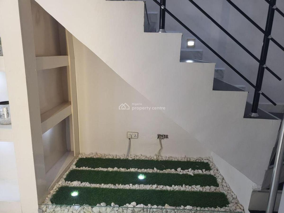 Experience a Luxury Lifestyle in This Cozy Fully Furnished 4 Bedroom, Chevron Lekki, Lekki, Lagos, Semi-detached Duplex for Rent