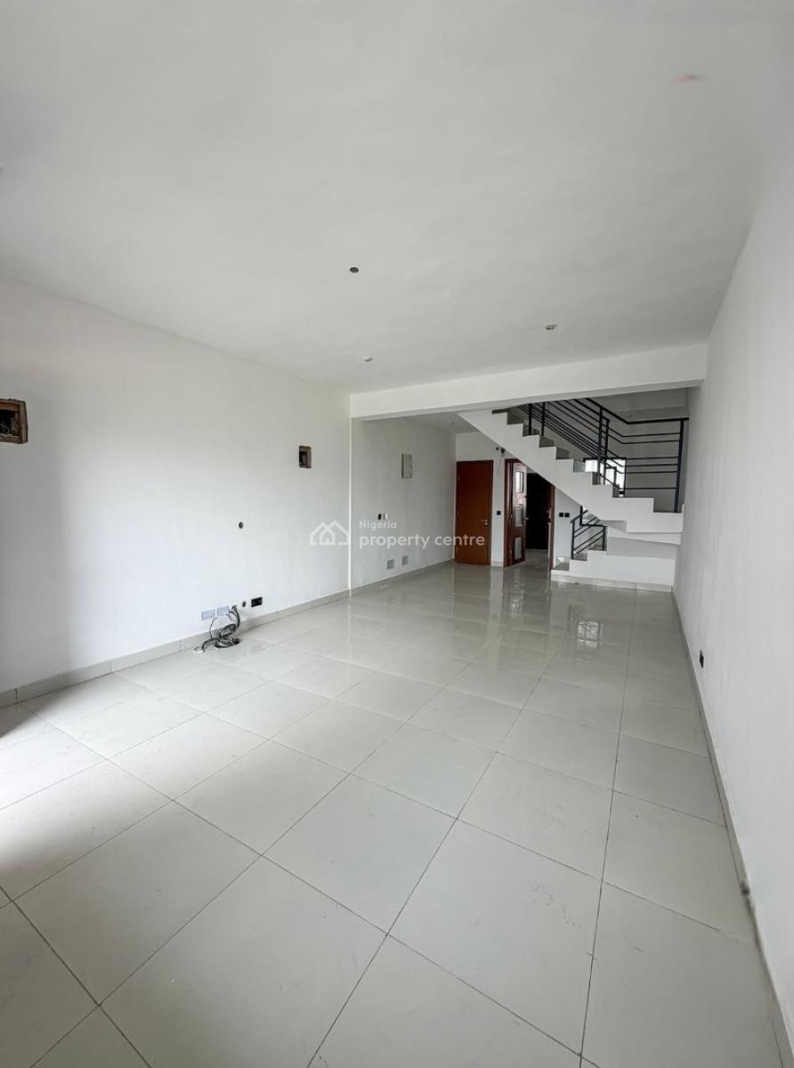 Exquisite 2 Bedroom Maisonette, Lekki Phase 1, Lekki, Lagos, Block of Flats for Sale