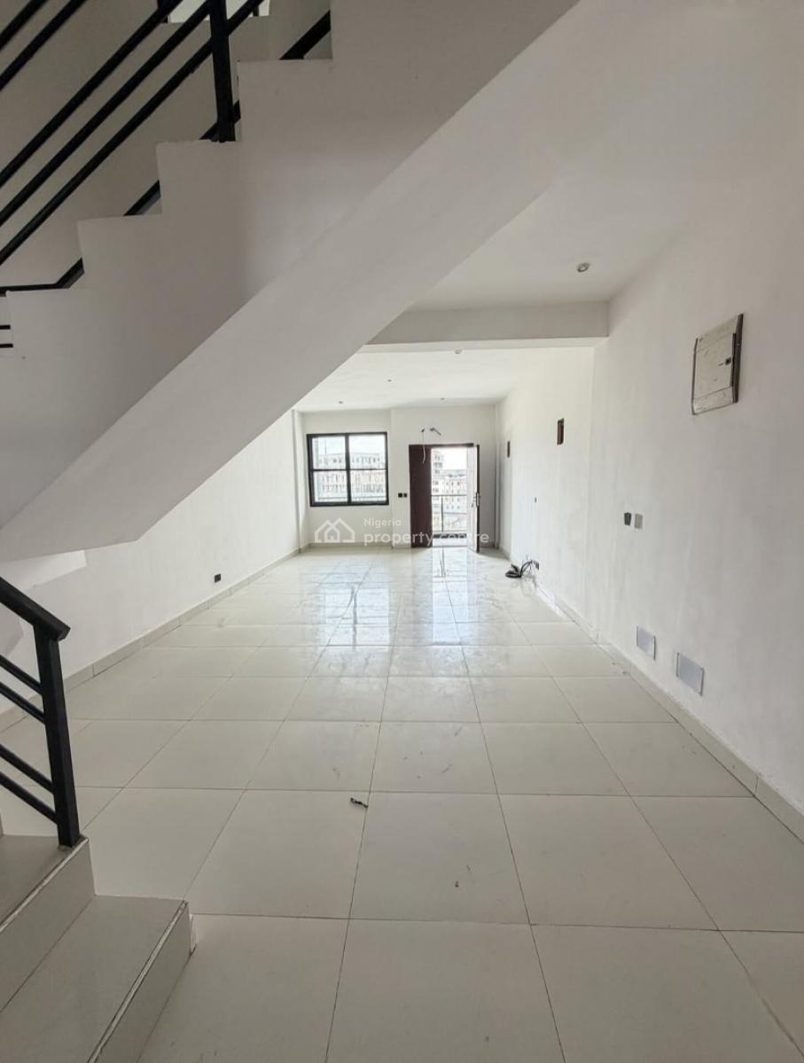 Exquisite 2 Bedroom Maisonette, Lekki Phase 1, Lekki, Lagos, Block of Flats for Sale