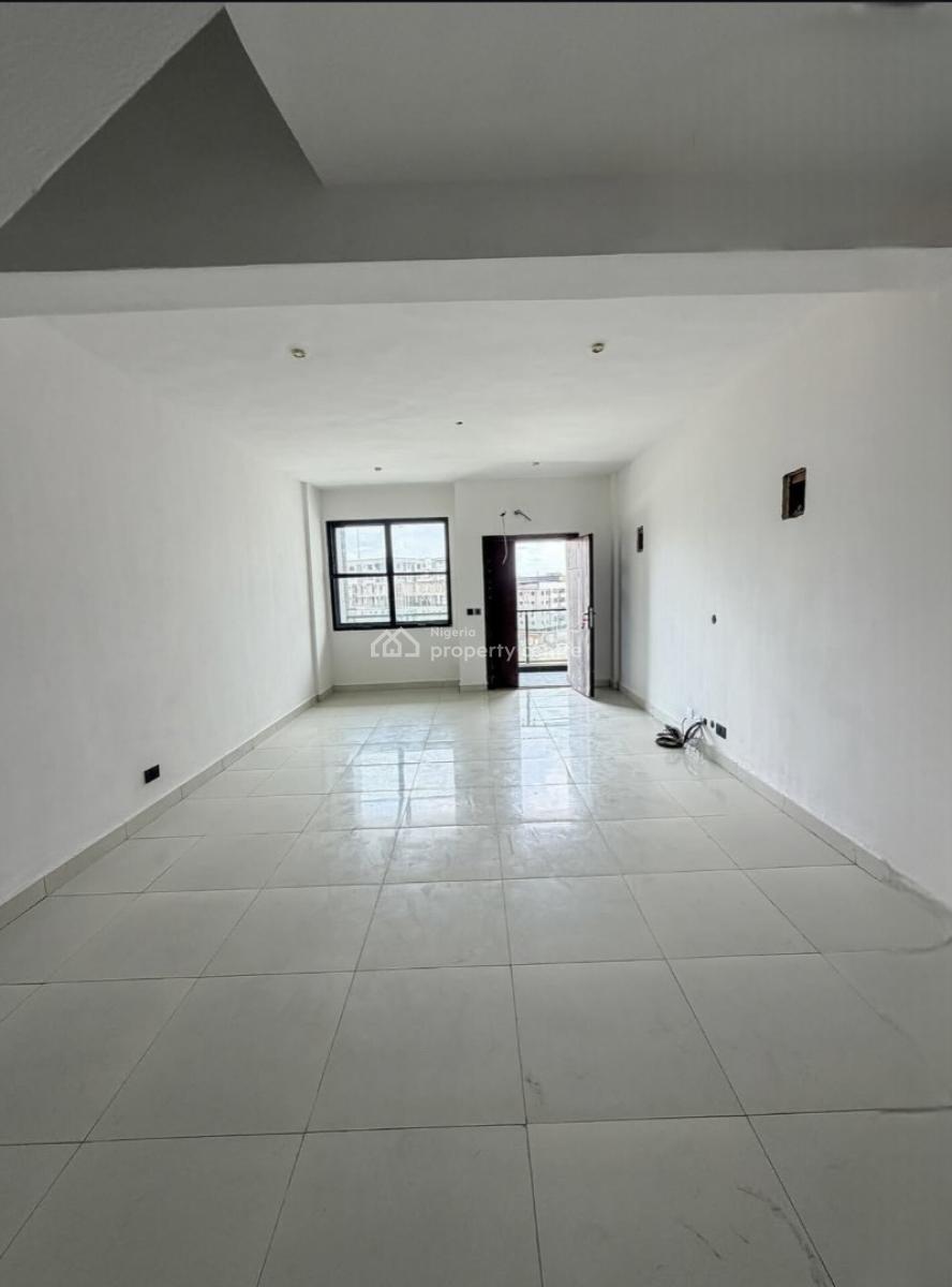Exquisite 2 Bedroom Maisonette, Lekki Phase 1, Lekki, Lagos, Block of Flats for Sale