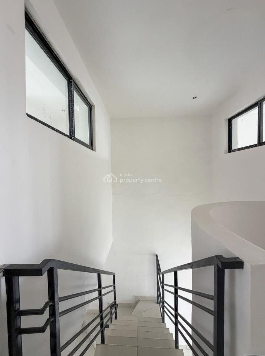 Exquisite 2 Bedroom Maisonette, Lekki Phase 1, Lekki, Lagos, Block of Flats for Sale