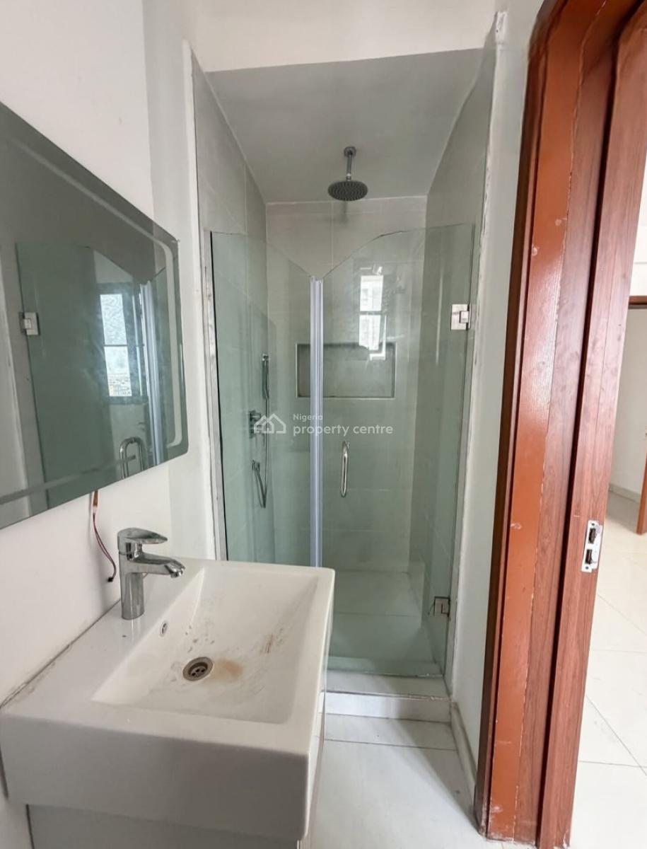 Exquisite 2 Bedroom Maisonette, Lekki Phase 1, Lekki, Lagos, Block of Flats for Sale