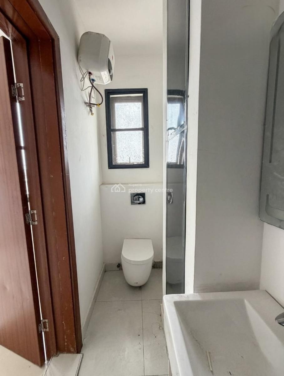 Exquisite 2 Bedroom Maisonette, Lekki Phase 1, Lekki, Lagos, Block of Flats for Sale