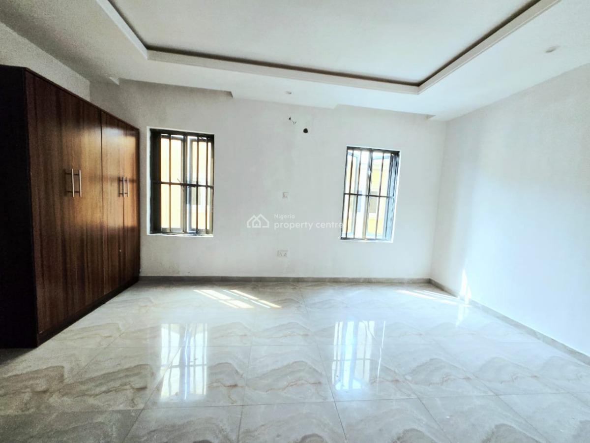 Luxury and Well Maintained 3 Bedroom Maisonette, Lekki Phase 1, Lekki, Lagos, Terraced Duplex for Sale