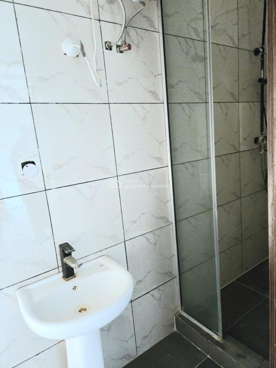 Luxury and Well Maintained 3 Bedroom Maisonette, Lekki Phase 1, Lekki, Lagos, Terraced Duplex for Sale