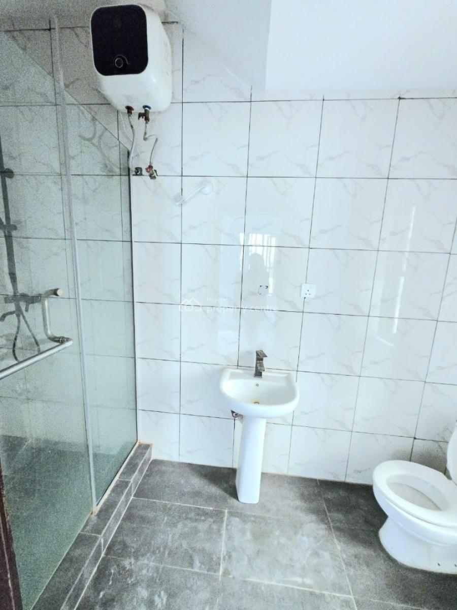 Luxury and Well Maintained 3 Bedroom Maisonette, Lekki Phase 1, Lekki, Lagos, Terraced Duplex for Sale
