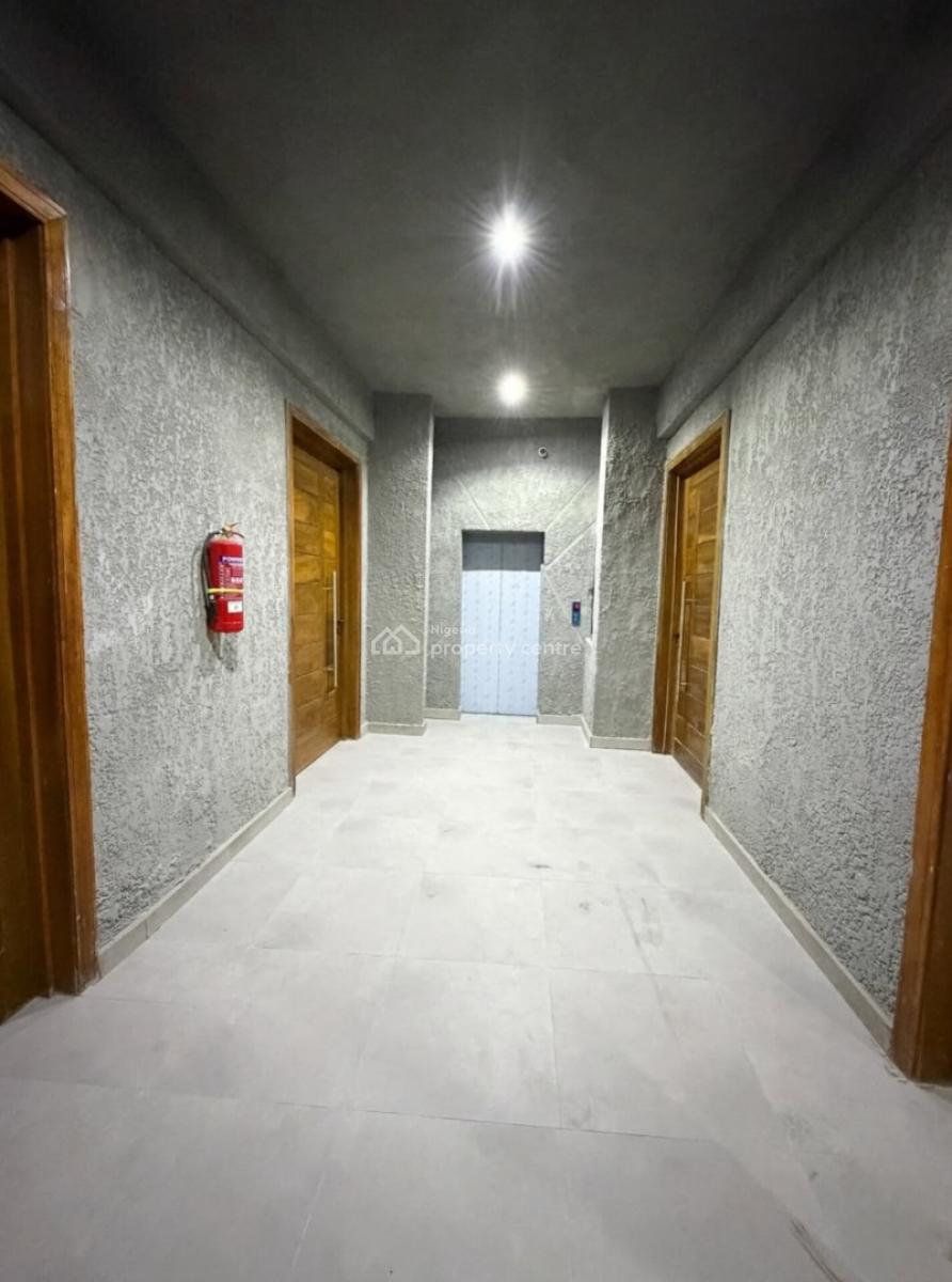 3 Bedroom Apartment with 1 Room Bq, Lekki Phase 1, Lekki, Lagos, Block of Flats for Sale
