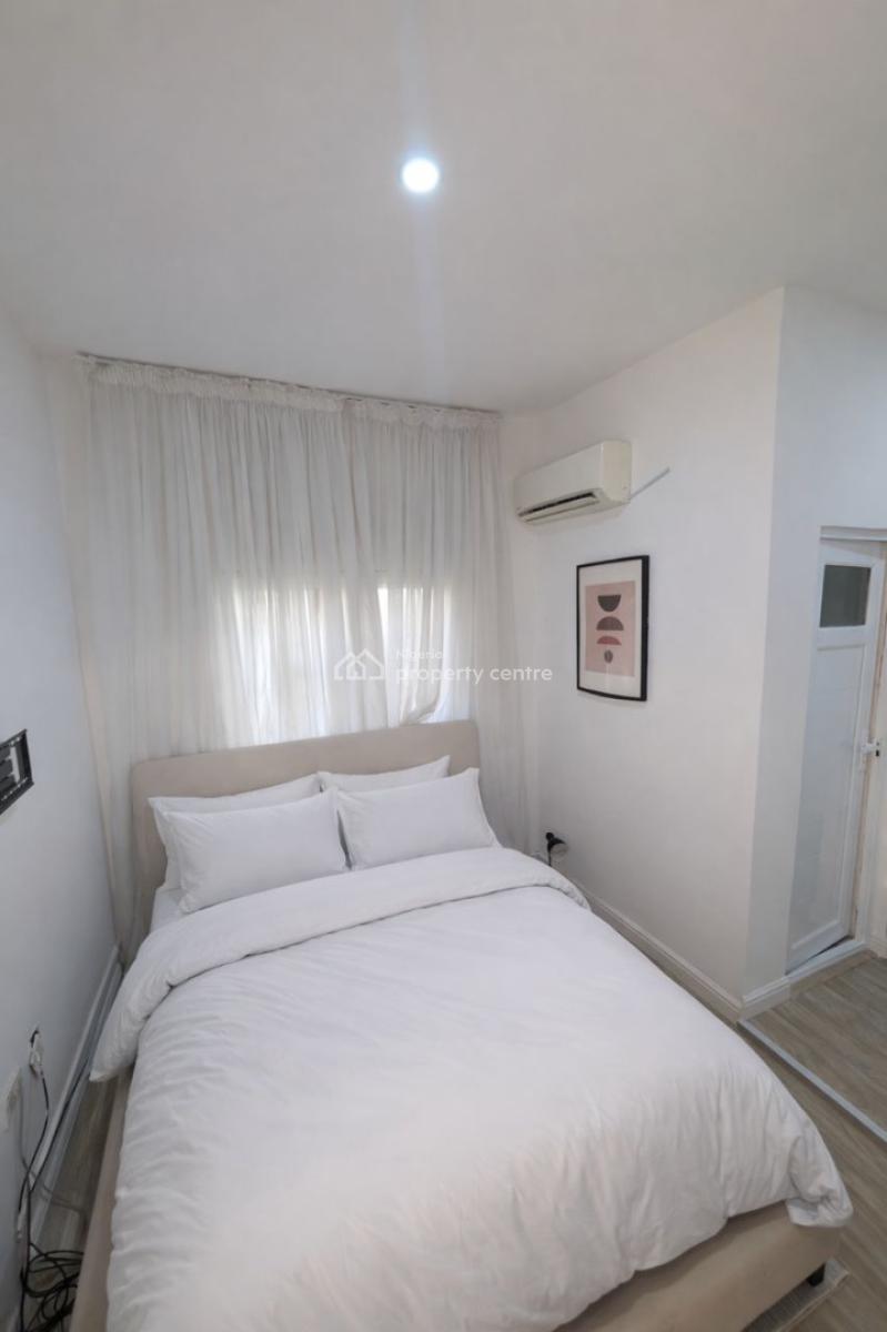 Admiralty Nest - Modern 2 Bedroom Haven in, Lekki Phase 1, Lekki, Lagos, Flat / Apartment Short Let