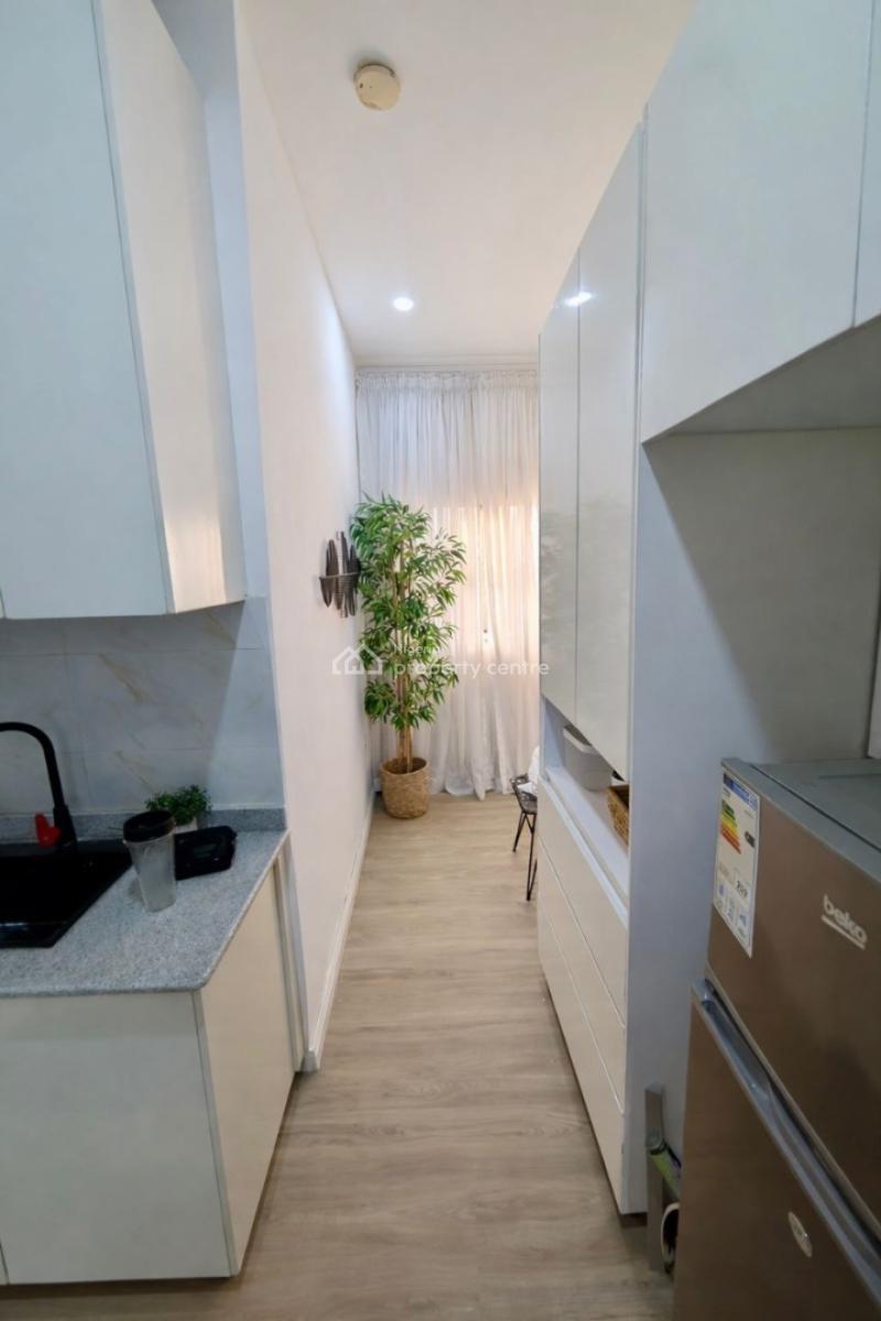 Admiralty Nest - Modern 2 Bedroom Haven in, Lekki Phase 1, Lekki, Lagos, Flat / Apartment Short Let