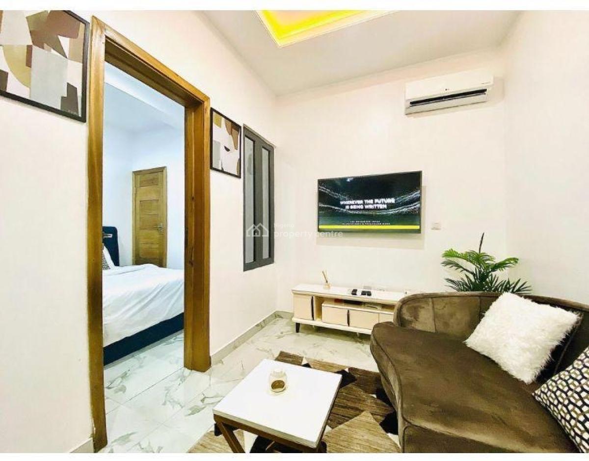 Well Furnished 3 Bedroom Penthouse, Lekki Phase 1, Lekki, Lagos, Flat / Apartment Short Let
