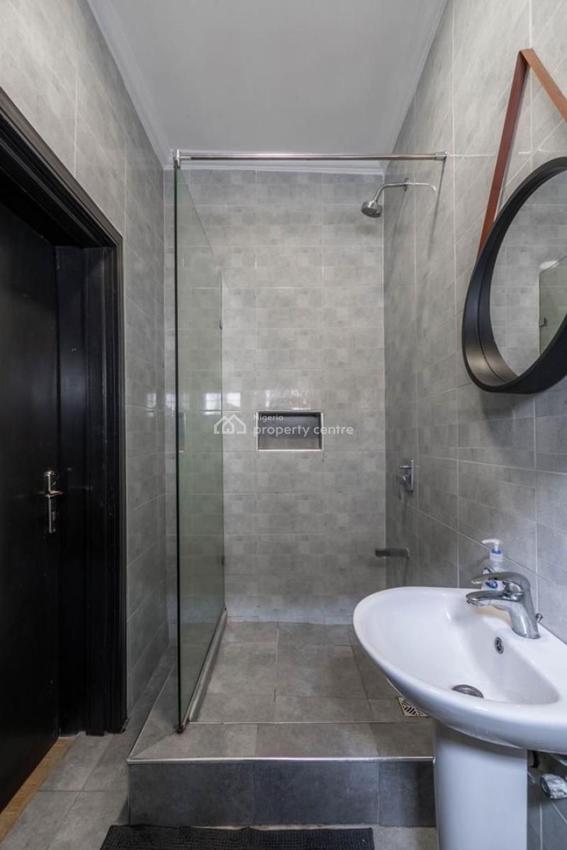 His Beautiful 1 Bedroom Apartment Is Available, Lekki Phase 1, Lekki, Lagos, Flat / Apartment Short Let