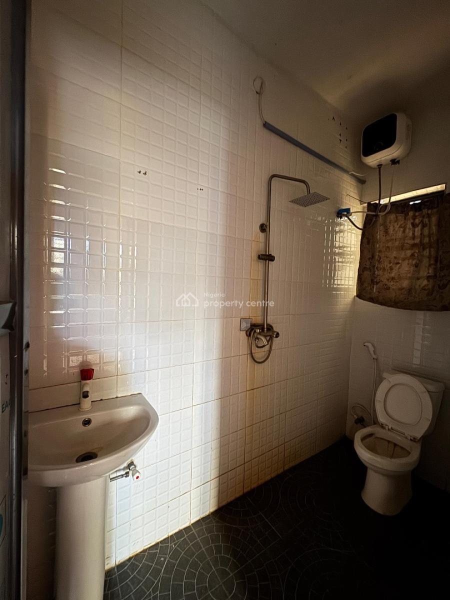 Spacious and Luxurious in Serene Surroundings, Ogombo Via Thera Annex, Sangotedo, Ajah, Lagos, Flat / Apartment for Rent