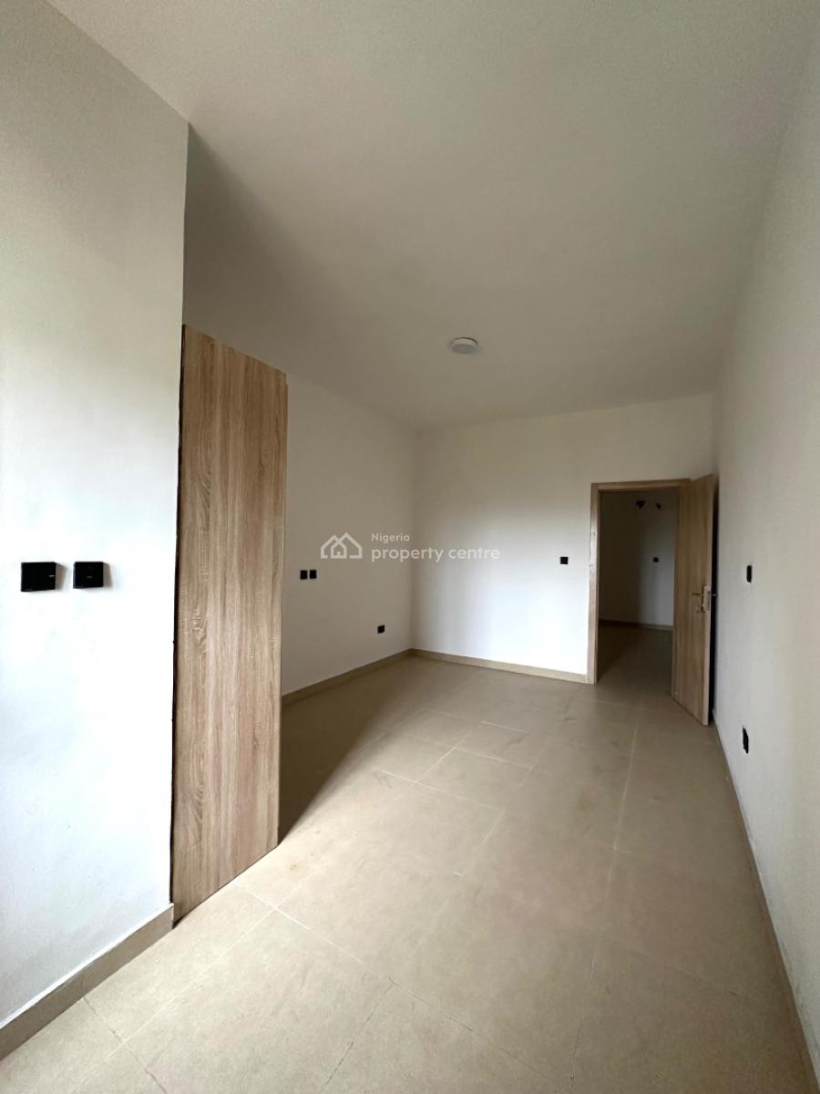 Spacious 1 Bedroom Apartment + Rooftop Terrace, Lekki Peninsula Scheme 2, Ikota, Lekki, Lagos, Flat / Apartment for Rent