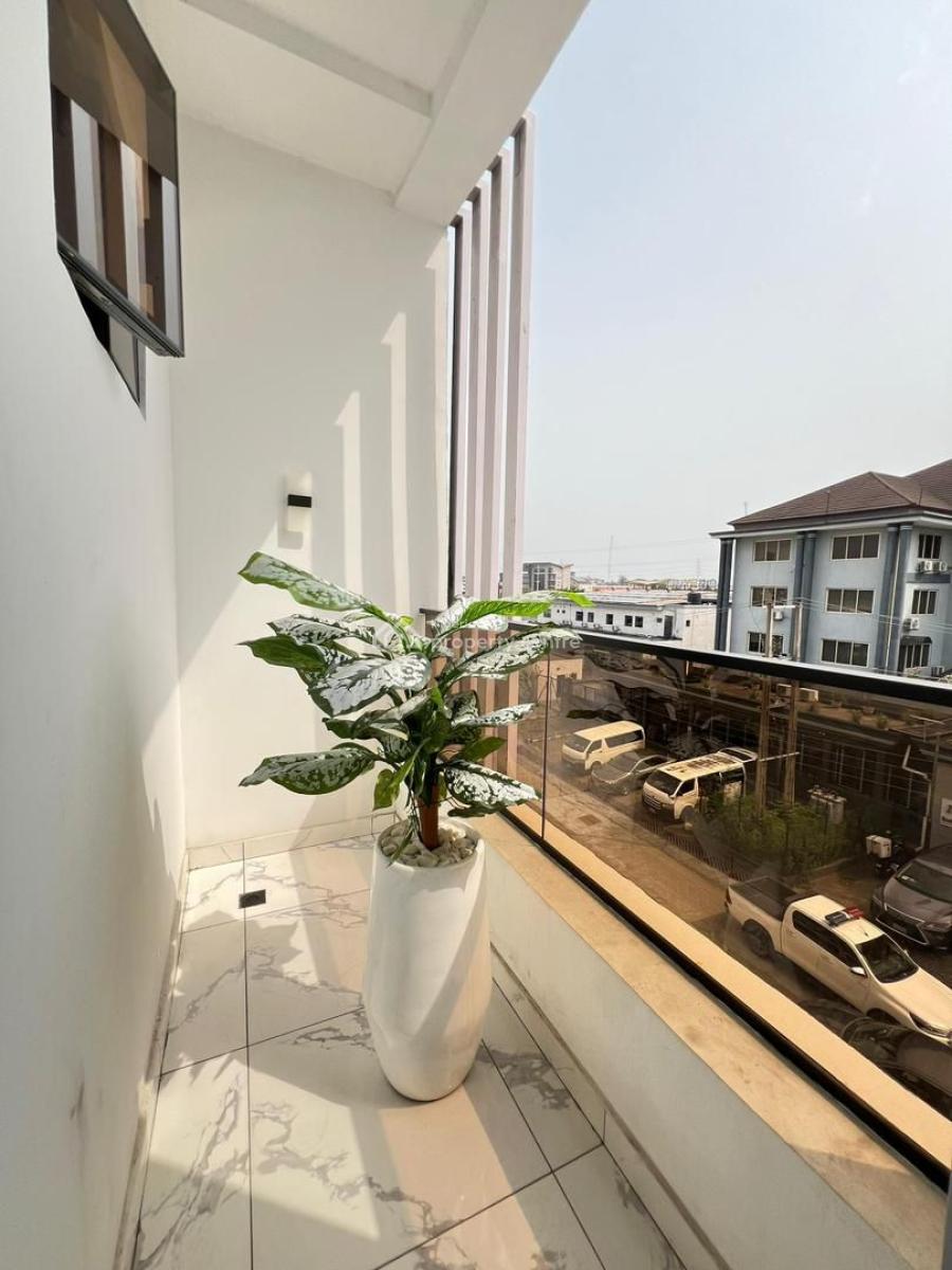 Well Built 4 Bedroom Terrace Duplex with Bq.  Location: Lekki Phase, Lekki Phase 1, Lekki, Lagos, Terraced Duplex for Sale