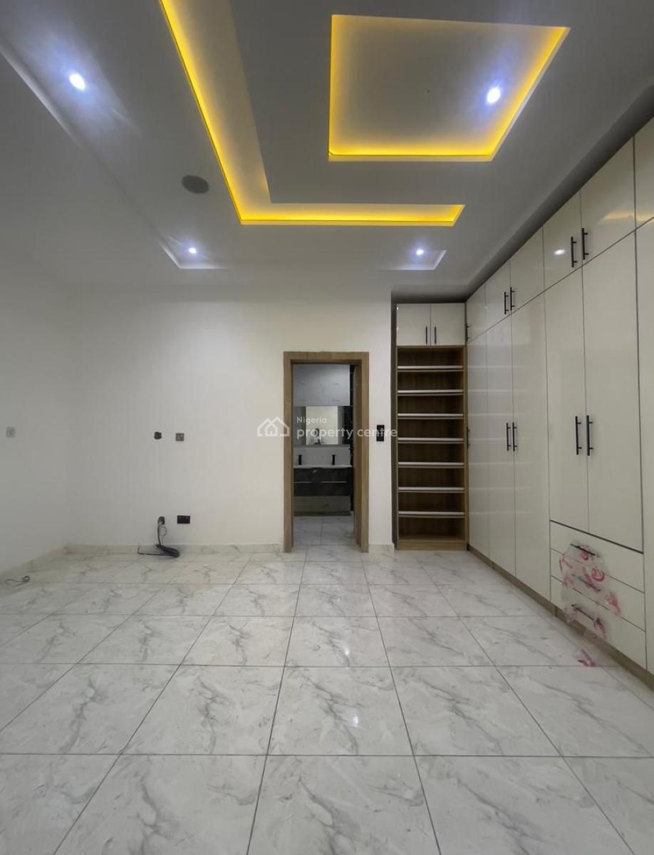 Nicely Finished 4 Bedroom Terrace Duplex with Bq   Location: Ologolo, Ologolo, Lekki, Lagos, Terraced Duplex for Sale