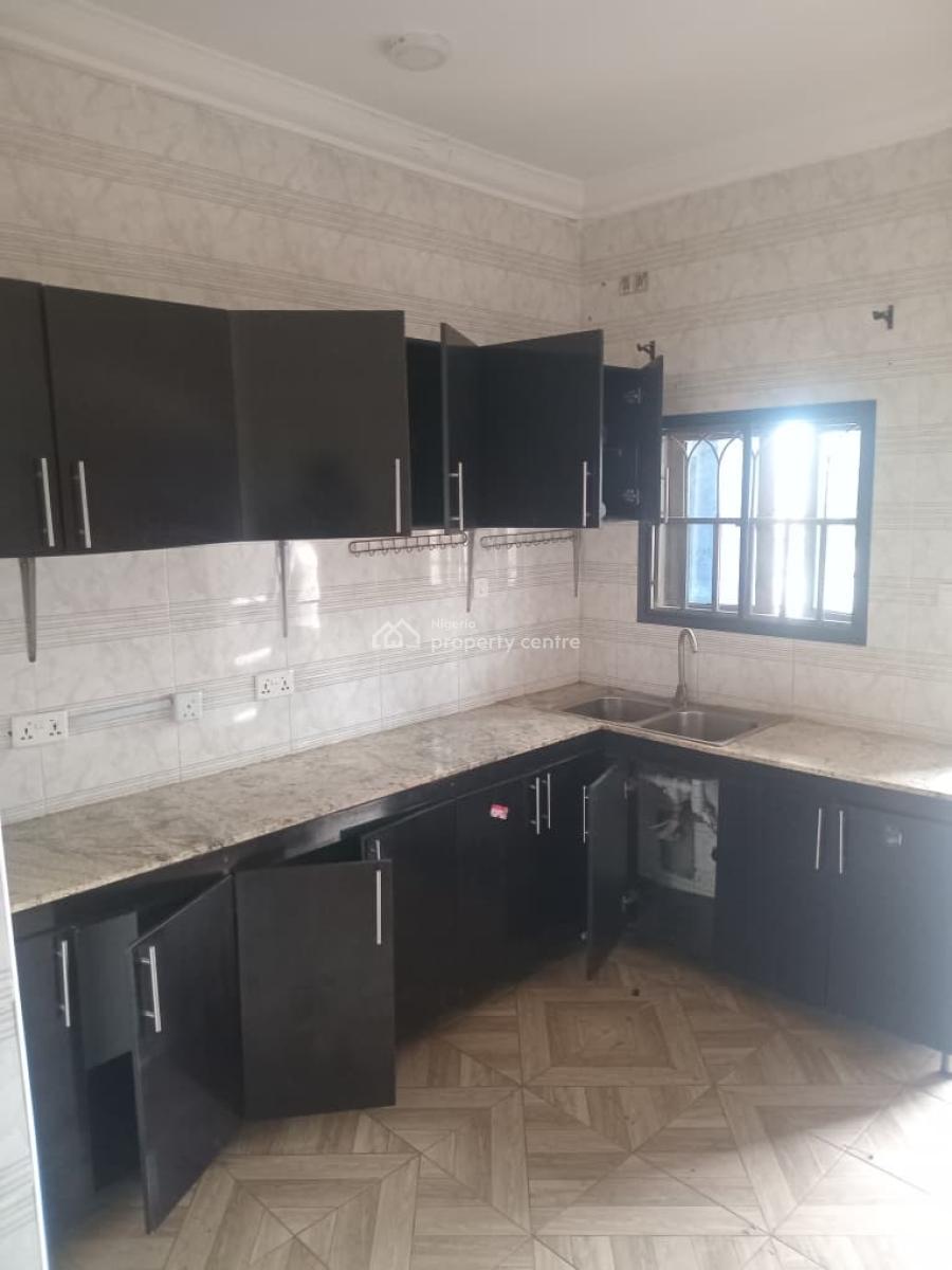 Spacious 3 Bedroom Flat, Mabushi, Abuja, Flat / Apartment for Rent