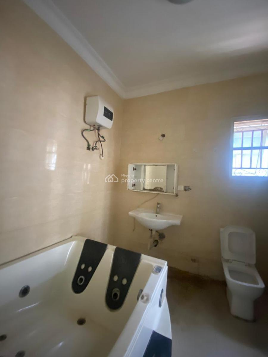 Luxury Master Bedroom with Jacuzzi & Glass Bath in Chevy View Estate, Chevy View Estate, Chevron, Lekki, Lagos, Flat / Apartment for Rent