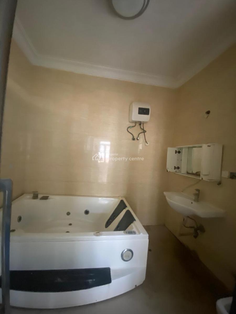 Luxury Master Bedroom with Jacuzzi & Glass Bath in Chevy View Estate, Chevy View Estate, Chevron, Lekki, Lagos, Flat / Apartment for Rent