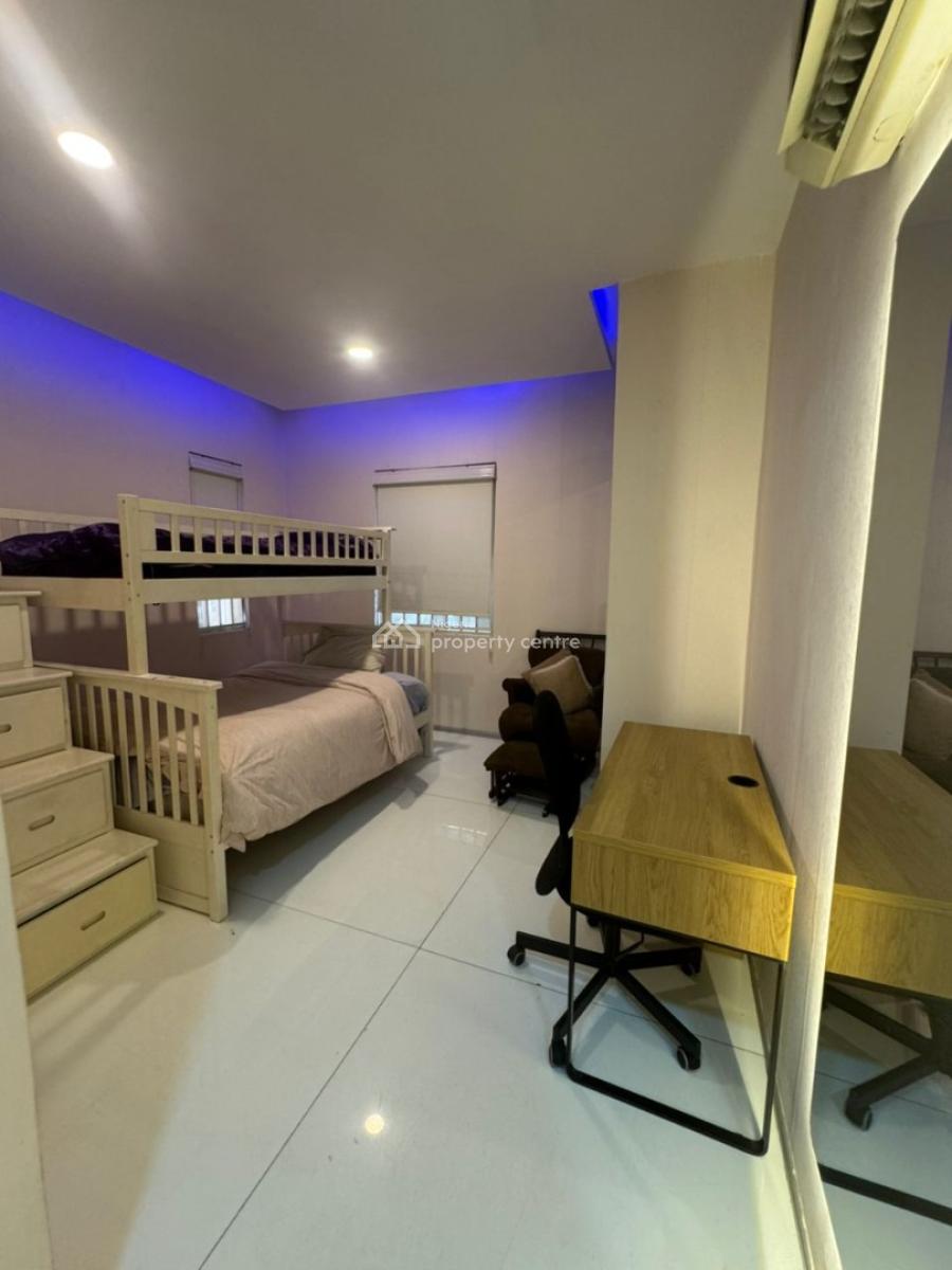 Spacious and Well-maintained 3-bedroom Fully Furnished Apartment with, Ikoyi, Lagos, Flat / Apartment for Rent