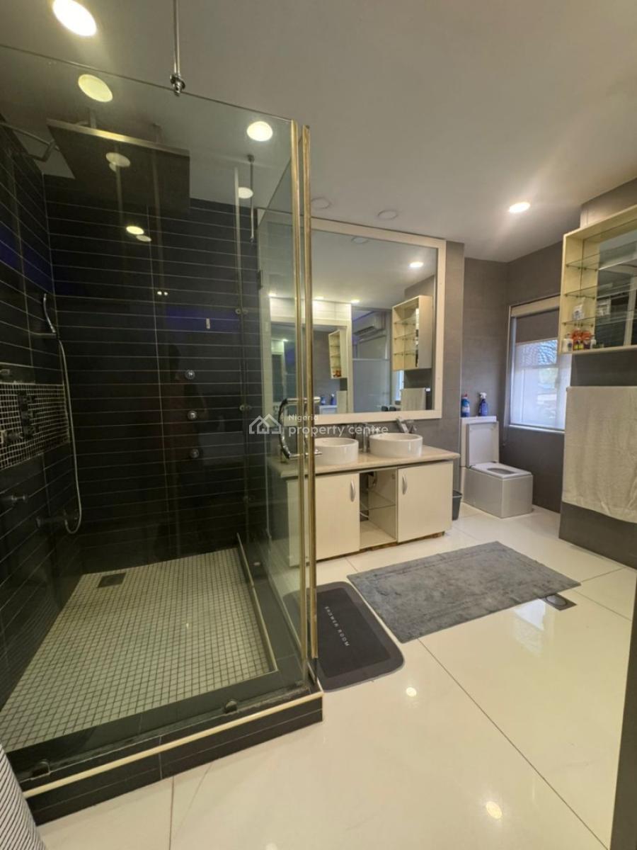 Spacious and Well-maintained 3-bedroom Fully Furnished Apartment with, Ikoyi, Lagos, Flat / Apartment for Rent