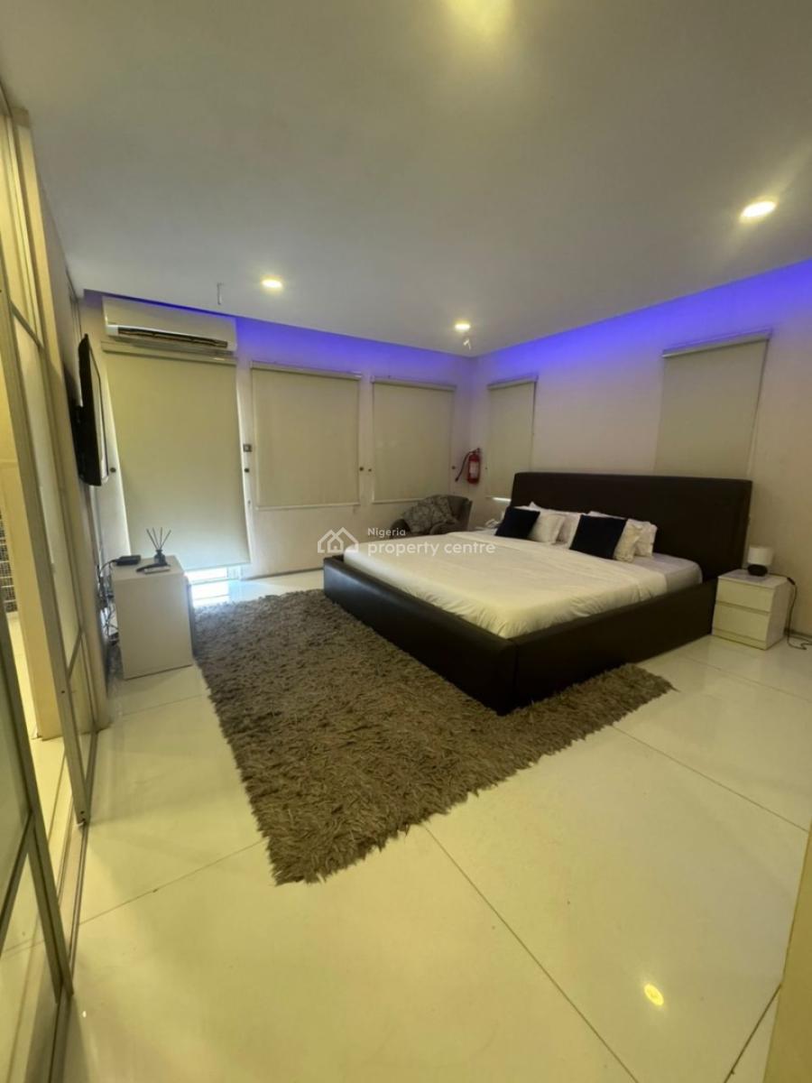 Spacious and Well-maintained 3-bedroom Fully Furnished Apartment with, Ikoyi, Lagos, Flat / Apartment for Rent