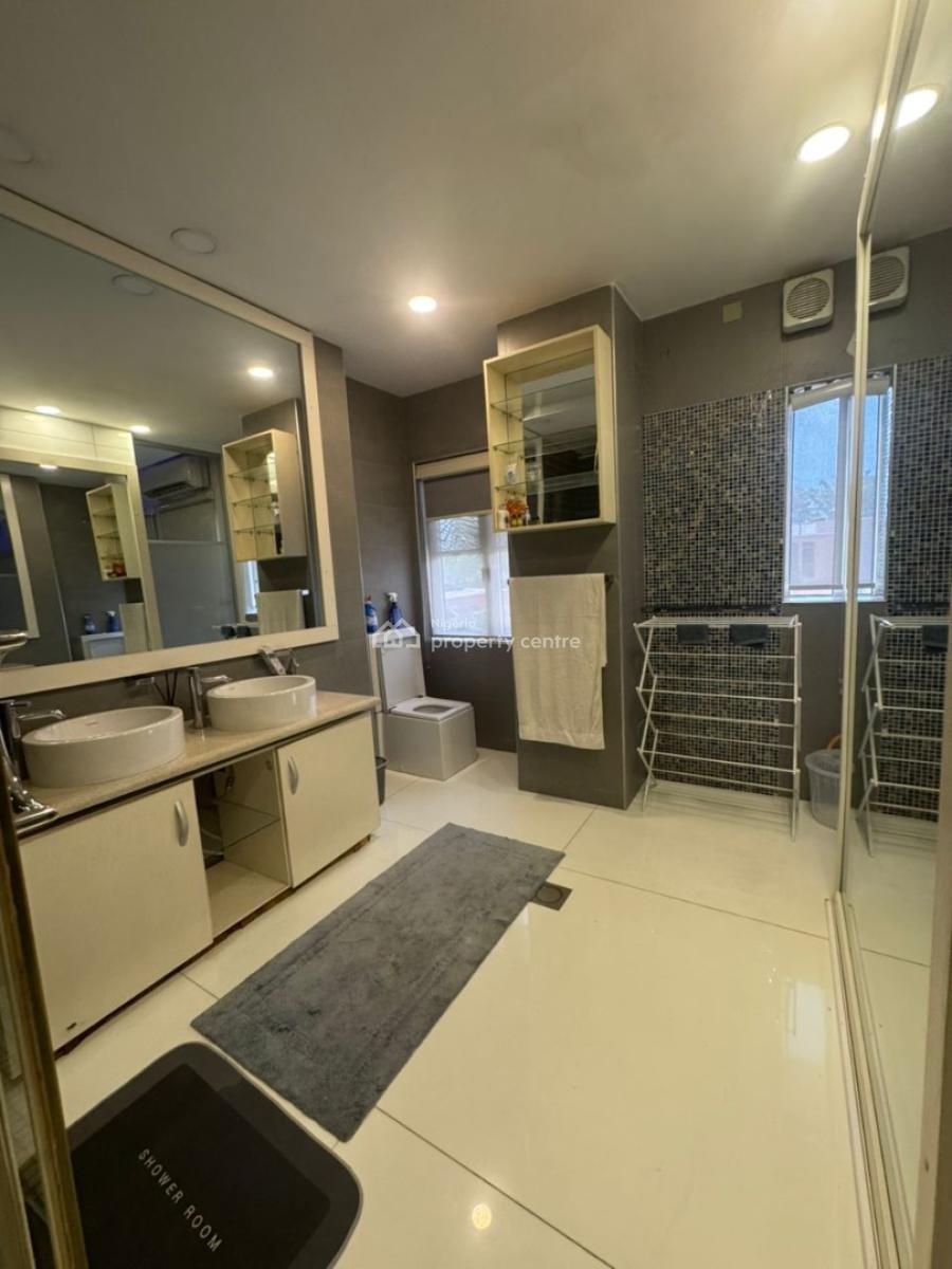 Spacious and Well-maintained 3-bedroom Fully Furnished Apartment with, Ikoyi, Lagos, Flat / Apartment for Rent