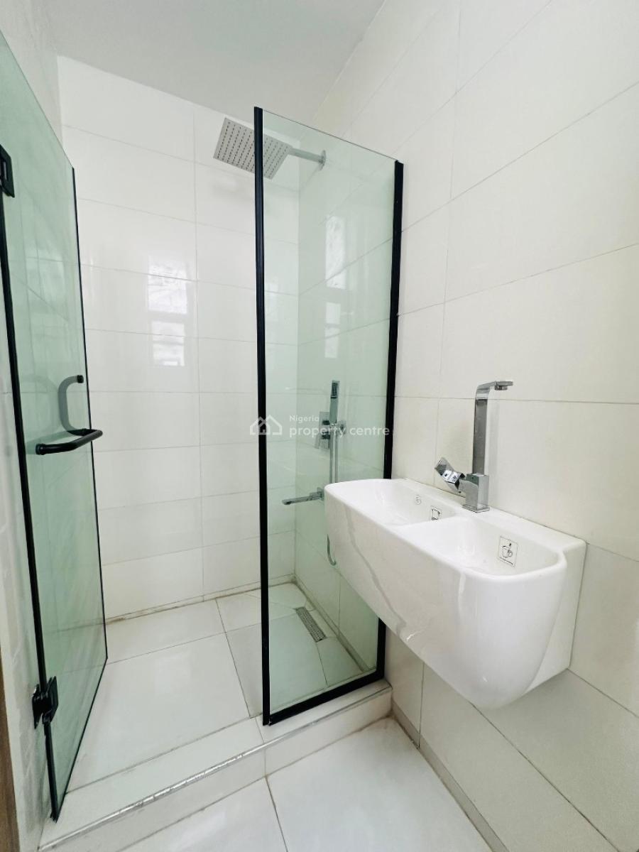 Spacious 2bedroom Apartment with Pool ,gym&elevator, Lekki Phase One ,lekki ,lagos ,nigeria, Lekki Phase 1, Lekki, Lagos, Flat / Apartment for Sale