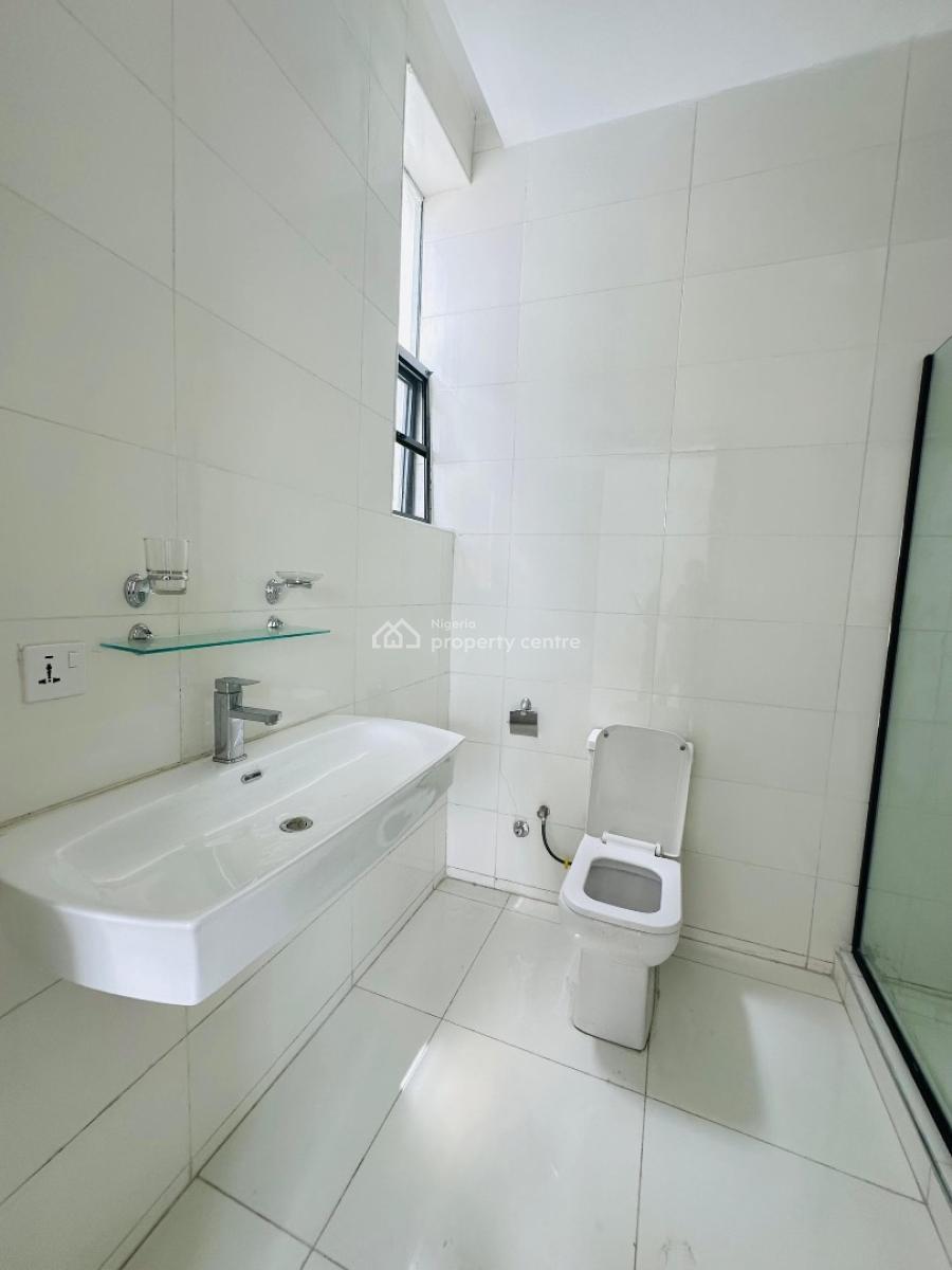 Spacious 2bedroom Apartment with Pool ,gym&elevator, Lekki Phase One ,lekki ,lagos ,nigeria, Lekki Phase 1, Lekki, Lagos, Flat / Apartment for Sale