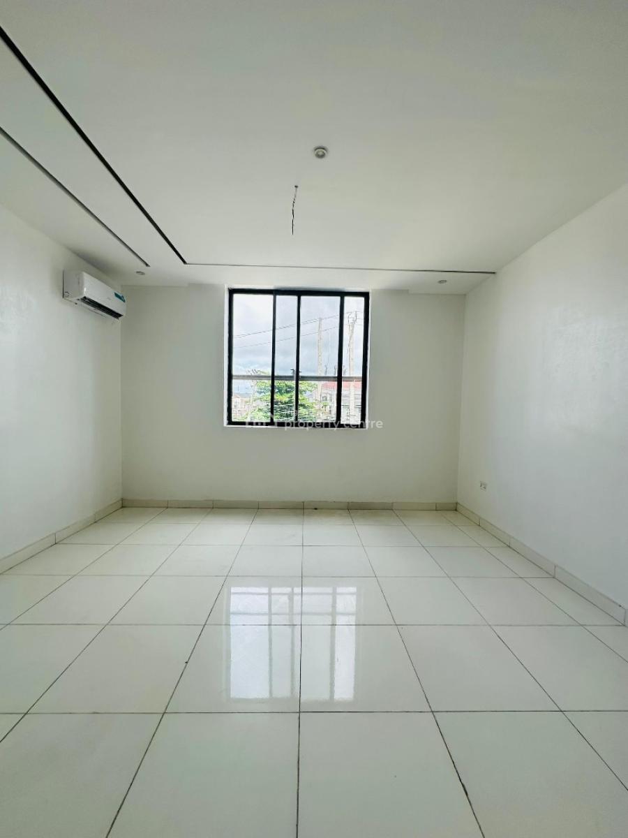 Spacious 2bedroom Apartment with Pool ,gym&elevator, Lekki Phase One ,lekki ,lagos ,nigeria, Lekki Phase 1, Lekki, Lagos, Flat / Apartment for Sale