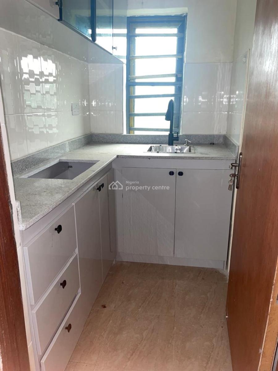 2-bedroom Flat  Off Mobil Road, Ilaje, Ajah, Mobile Road,ilaje, Ajah, Lagos, Flat / Apartment for Rent