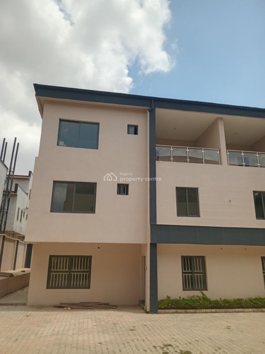 This Pristine Finished 5-bedroom Detached Duplex with Bq, Mabushi, Abuja, Semi-detached Duplex for Rent