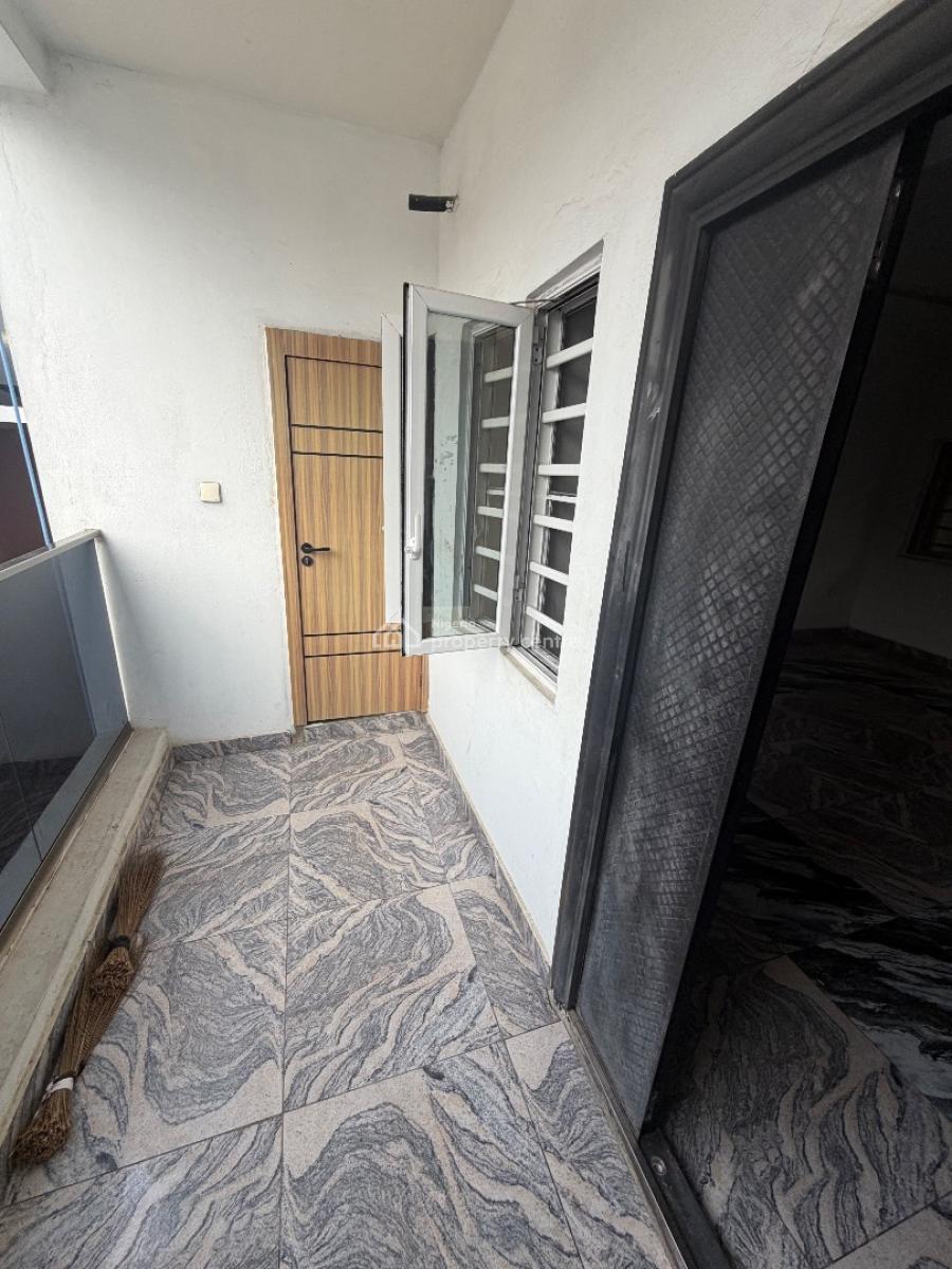 Fine 2 Bedroom with 2 Balconies, Ologolo, Lekki, Lagos, Flat / Apartment for Rent