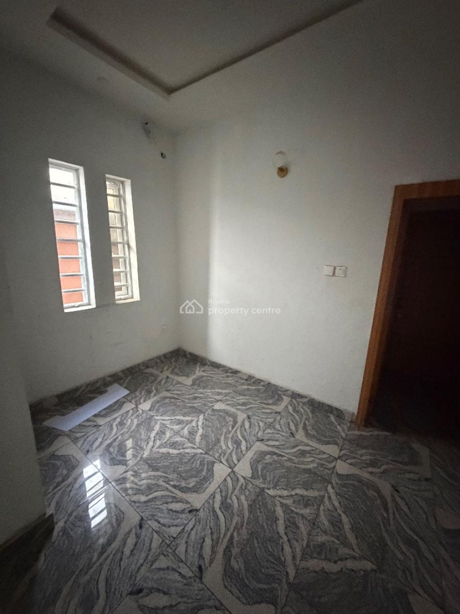 Fine 2 Bedroom with 2 Balconies, Ologolo, Lekki, Lagos, Flat / Apartment for Rent