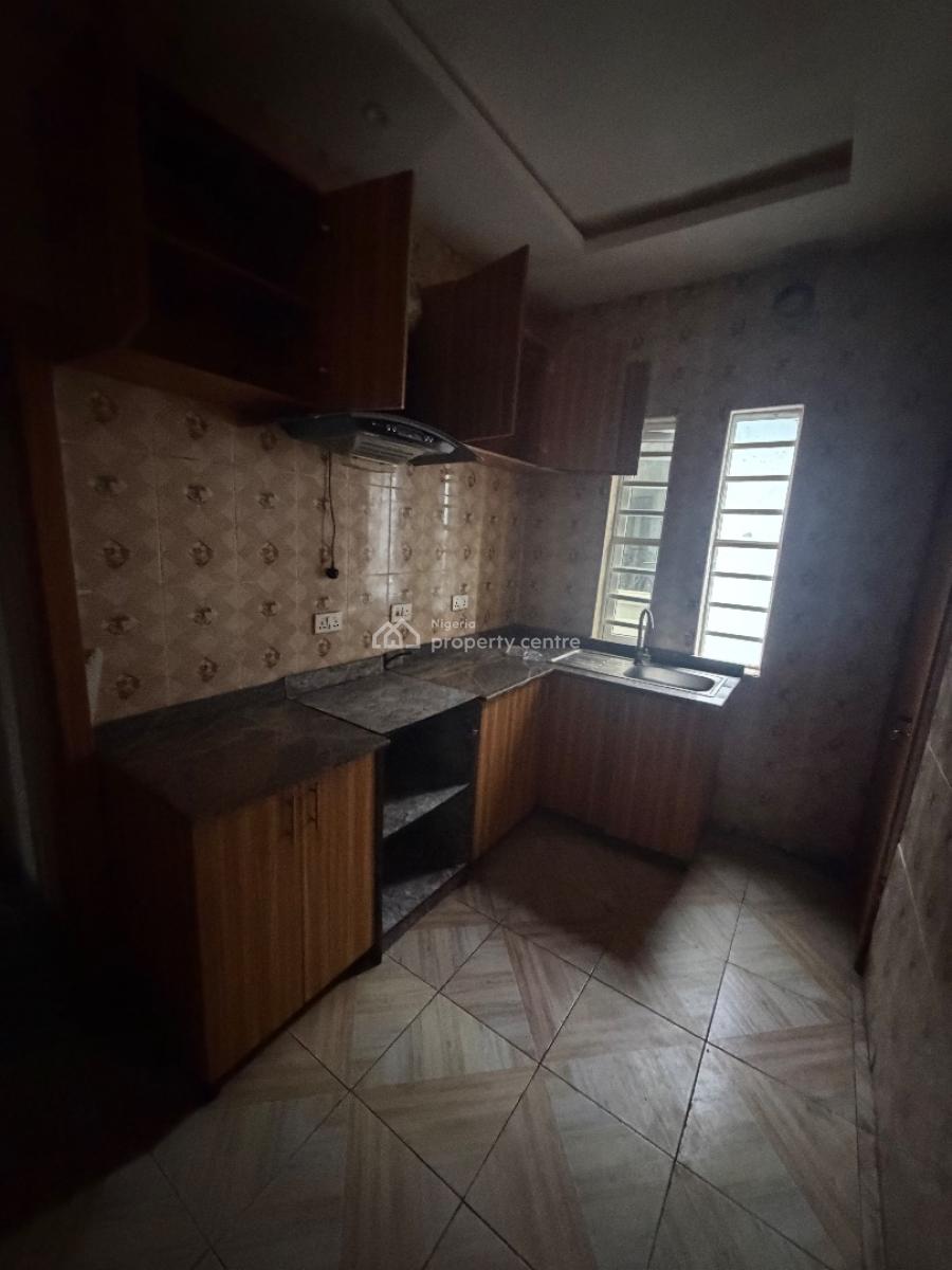 Fine 2 Bedroom with 2 Balconies, Ologolo, Lekki, Lagos, Flat / Apartment for Rent
