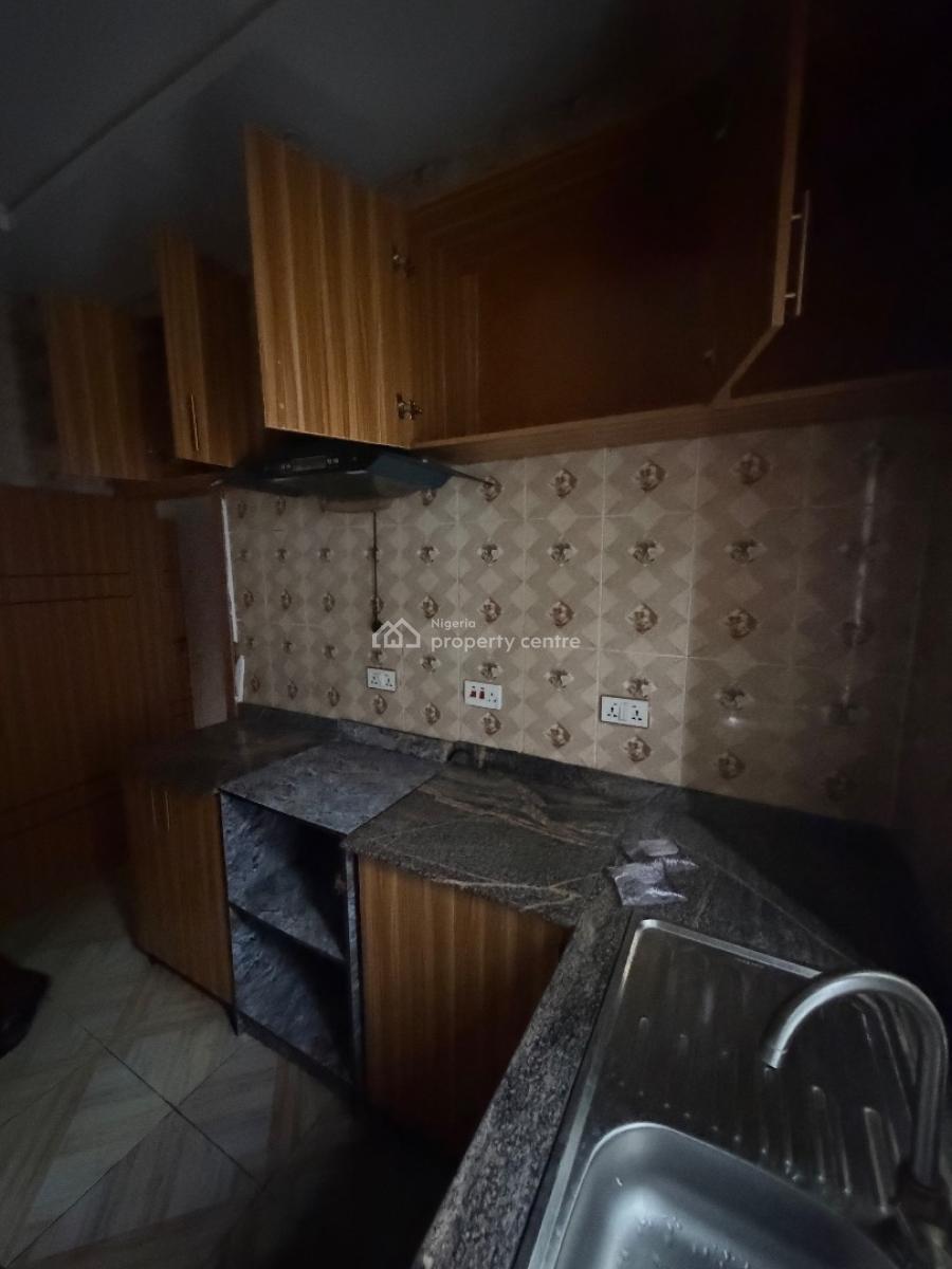 Fine 2 Bedroom with 2 Balconies, Ologolo, Lekki, Lagos, Flat / Apartment for Rent