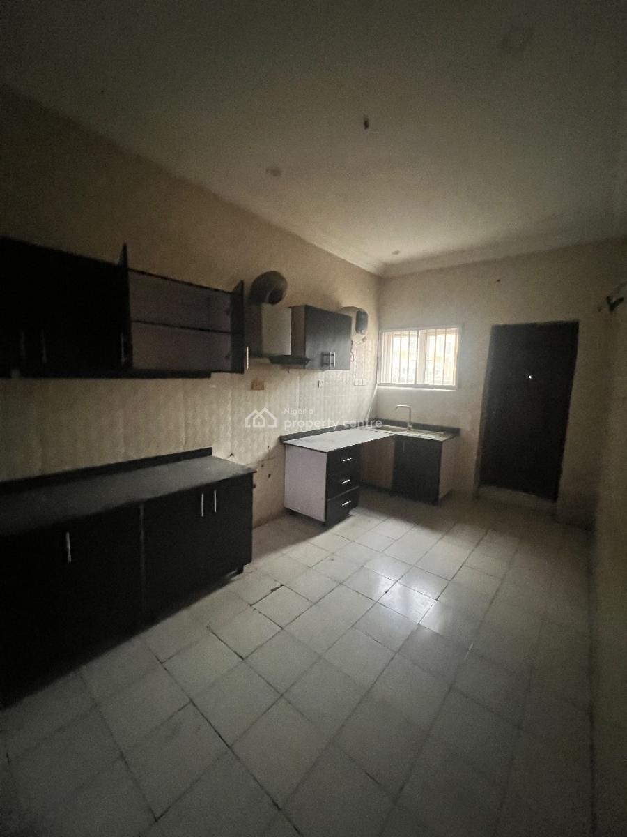 Spacious Neat 4 Bedroom Terrace, Osapa, Lekki, Lagos, Terraced Duplex for Sale