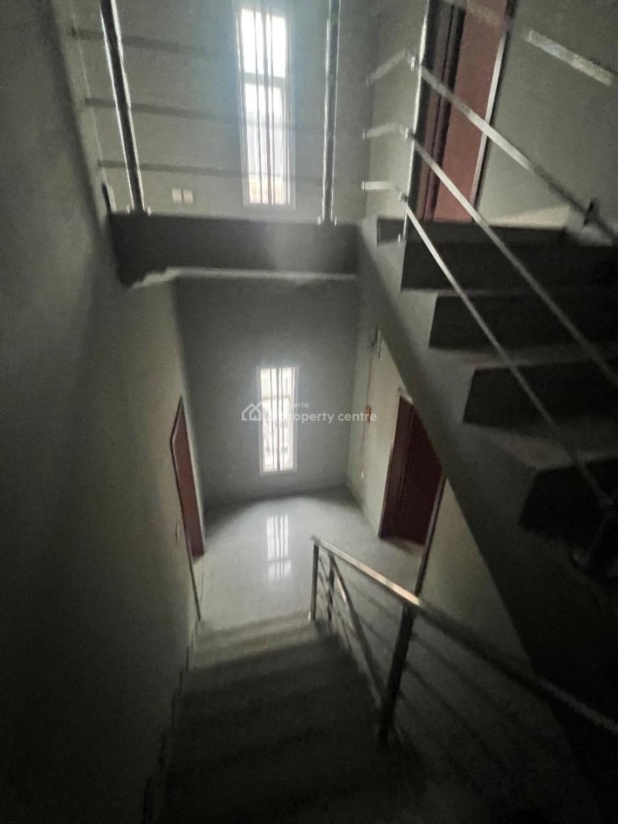 Spacious Neat 4 Bedroom Terrace, Osapa, Lekki, Lagos, Terraced Duplex for Sale