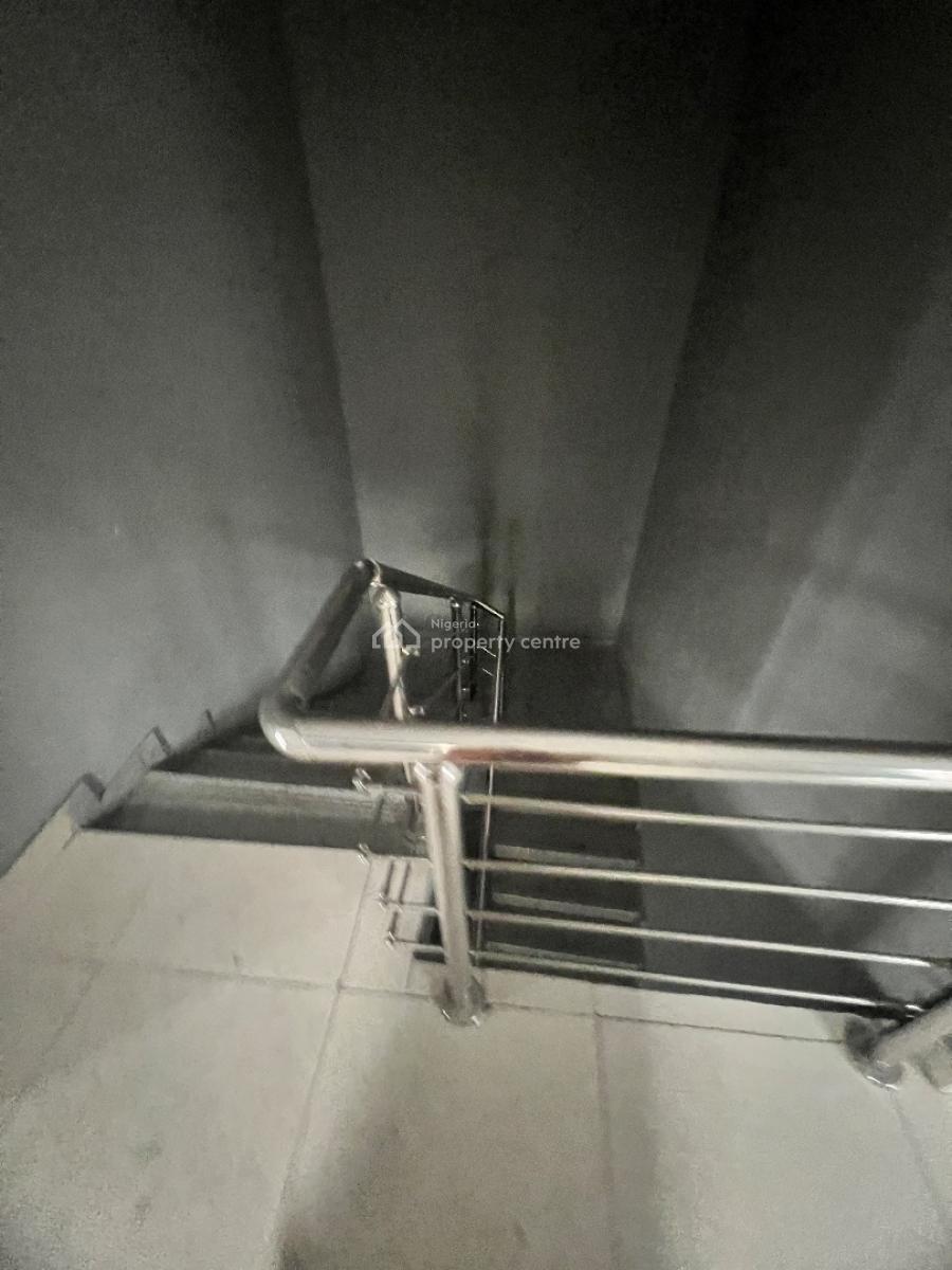 Spacious Neat 4 Bedroom Terrace, Osapa, Lekki, Lagos, Terraced Duplex for Sale