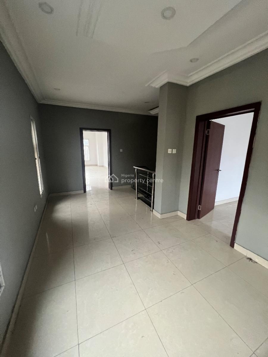 Spacious Neat 4 Bedroom Terrace, Osapa, Lekki, Lagos, Terraced Duplex for Sale